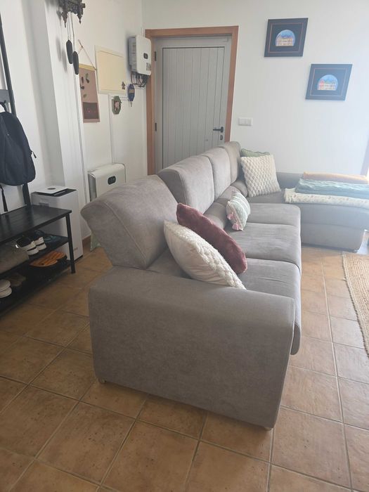 Sofá com chaise long
