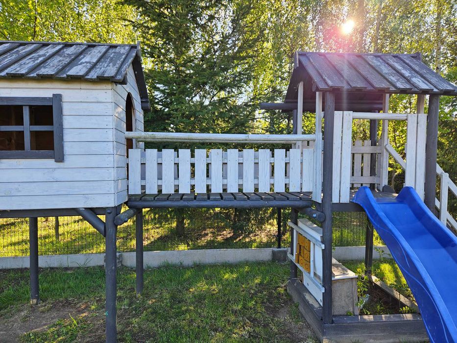 Drewniany plac zabaw