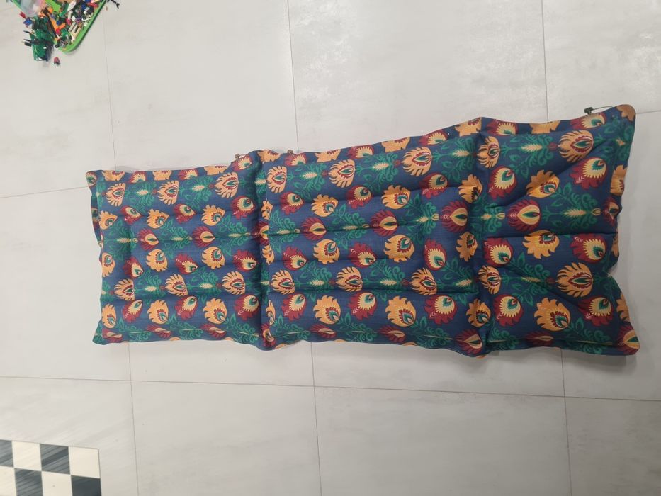 Sprzedam materac trzykomorowy z okresu PRL, oryginalny wzór, okazj