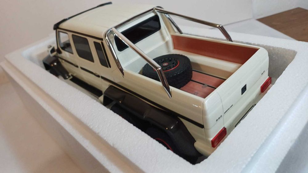 1/18 Mercedes G63 AMG 6X6 - GTSpirit GT100