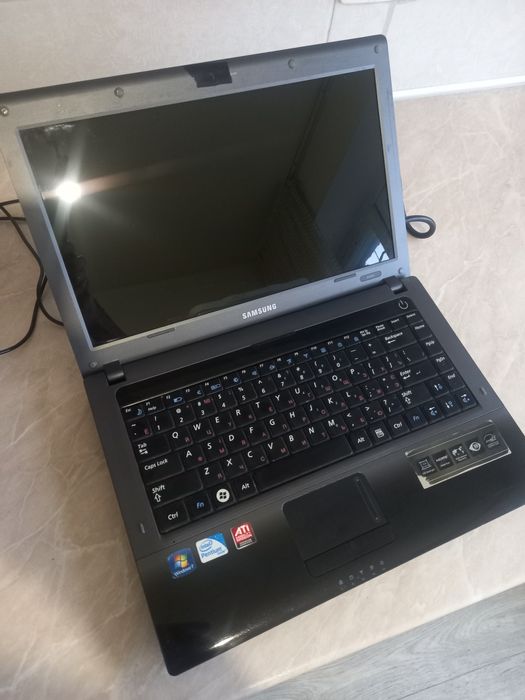 Samsung NP- R440L
