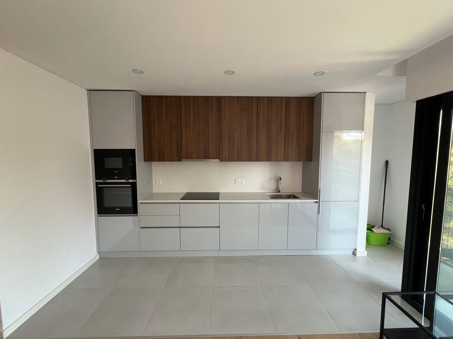 T1 Novo com Varanda e Garagem Subterrânea |Rua de São Lázaro, Amarante