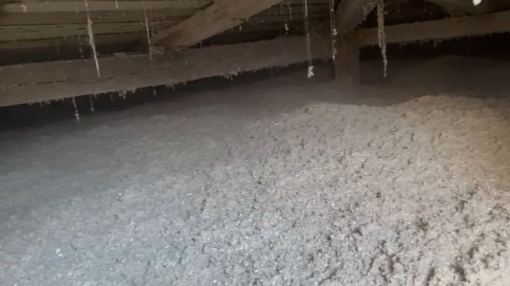 Ocieplenie wdmuchiwane Wełną i Celulozą | naprawa dachu po kunie