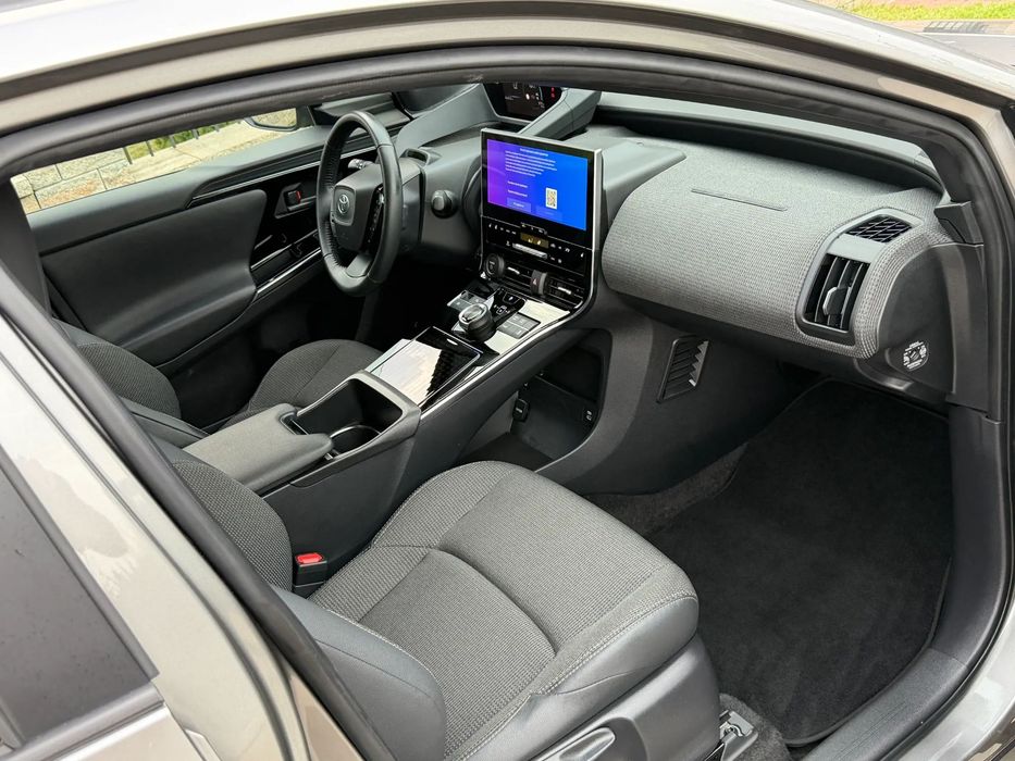 Toyota bZ4X 08.2024r. 71kw EUROPA  Navi kamera 360 brutto 23%