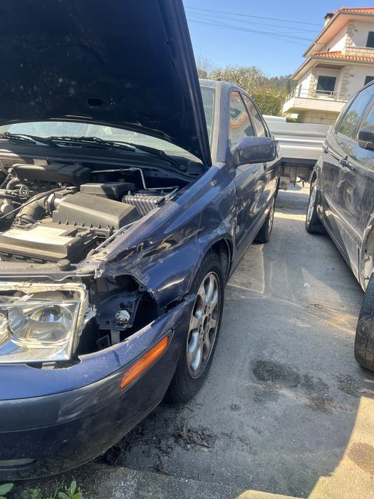 Volvo s40  com toque de frente