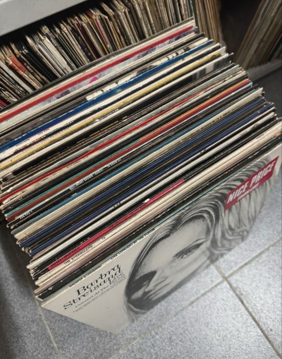 Lote de 71 discos de vinil