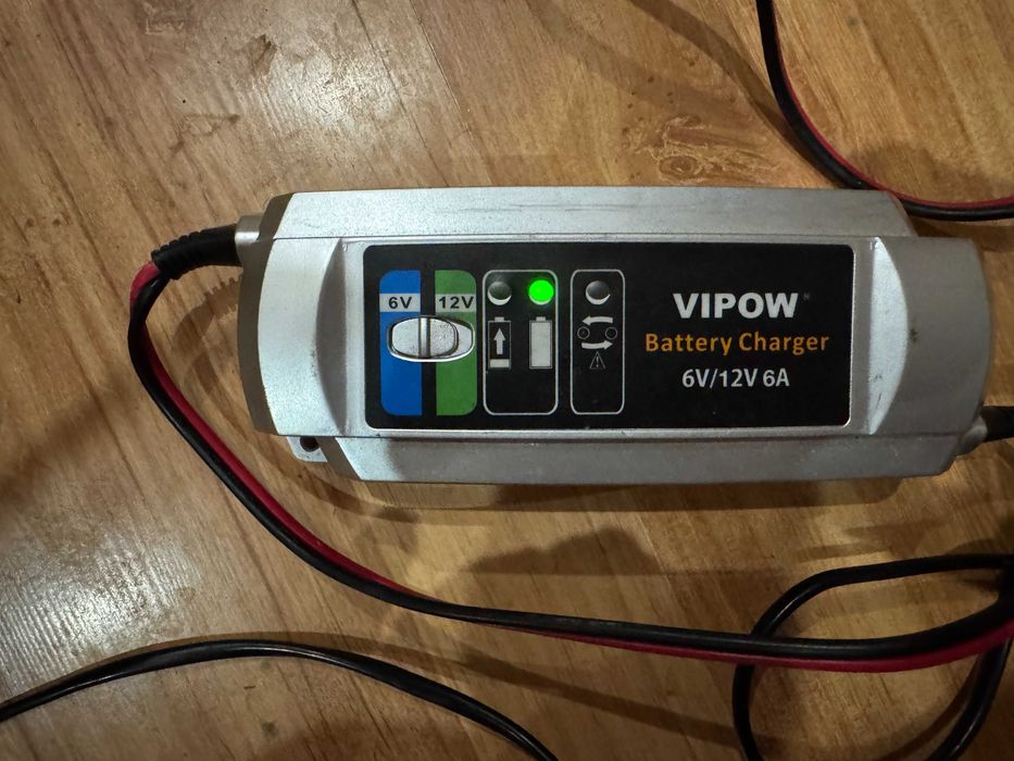 Ładowarka do akumulatorów BAT 1139