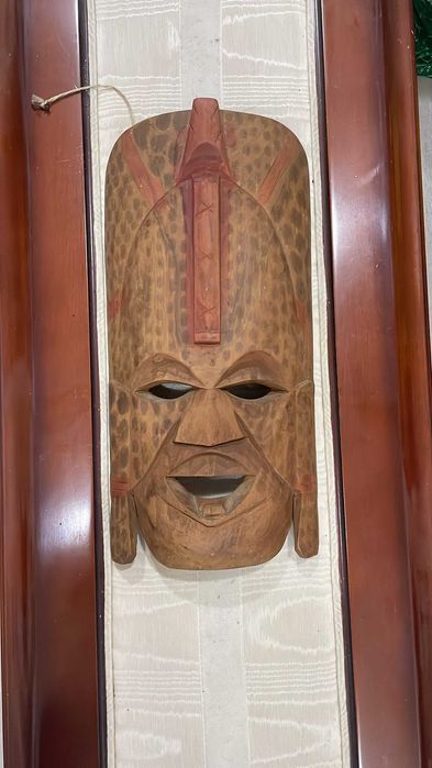 Máscaras Decorativas africanas em madeira esculpida à mão