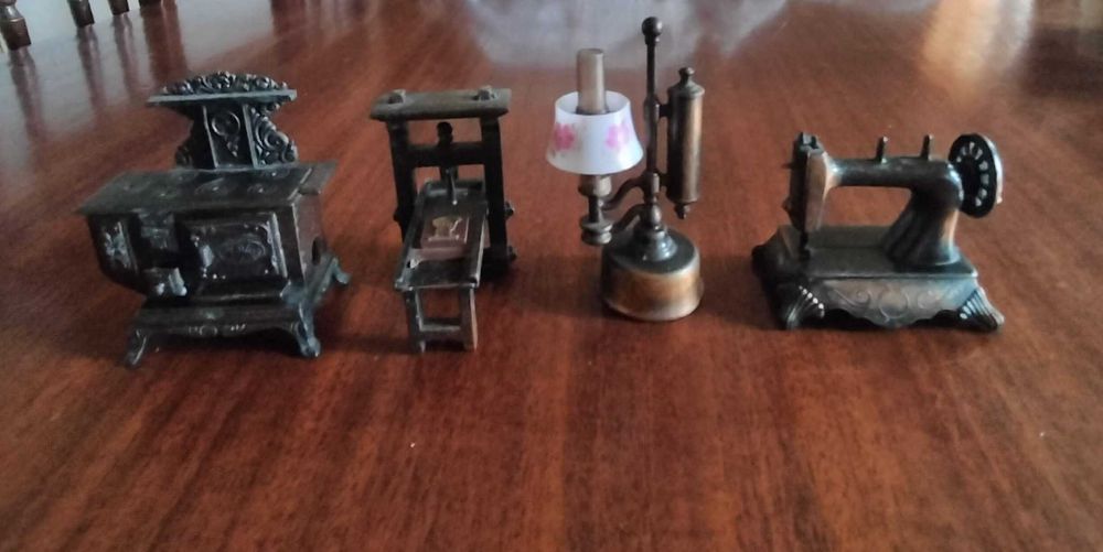 Conjunto de miniaturas em latão - Afia lápis