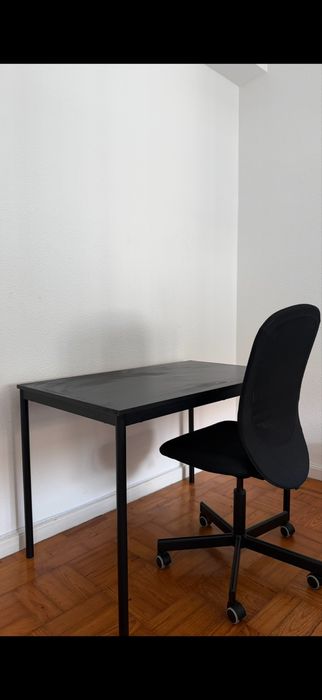 Mesa e cadeira giratoria a venda