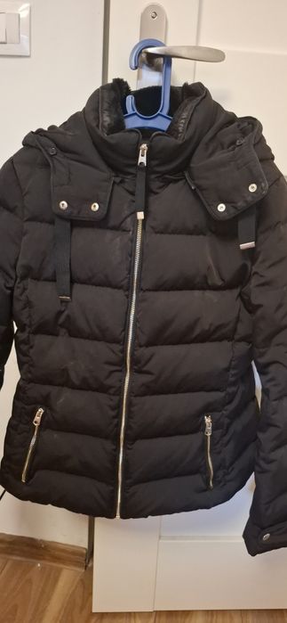 Czarna pikowana kurtka ZARA – rozmiar L

Sprzedam czarną, pikowaną kur