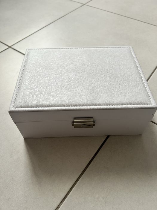 Шкатулка для украшений