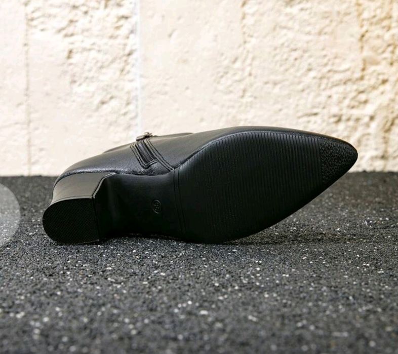 Botki czarne do kostki. Eleganckie. Nowe. Polecam.