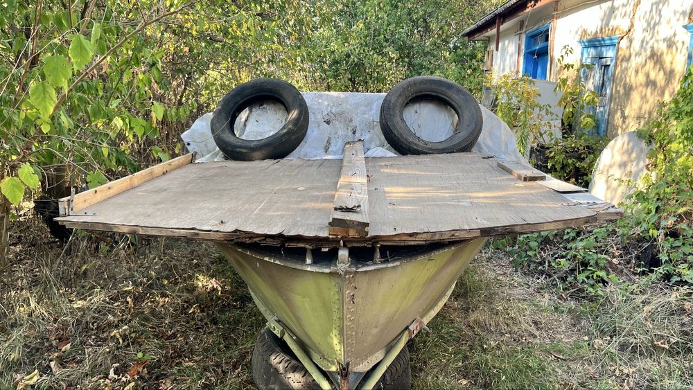 Прогрес 2 лодка човен катер моторний