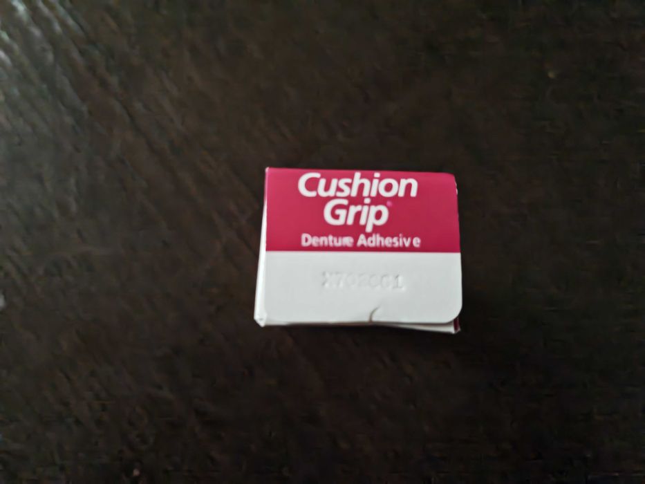 Cushion Grip - profesjonalny klej do mocowania protez z USA