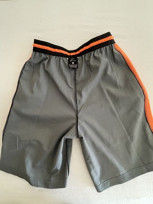 Calções Nike CR7 tamanho 12-13 anos