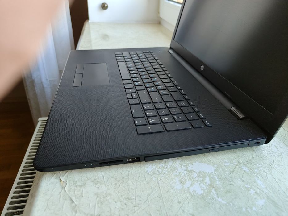 HP 17-ak017no AMD E2-9000E 2,0GHz 4Gb 120GB SSD Radeon R2 НОВА АКБ