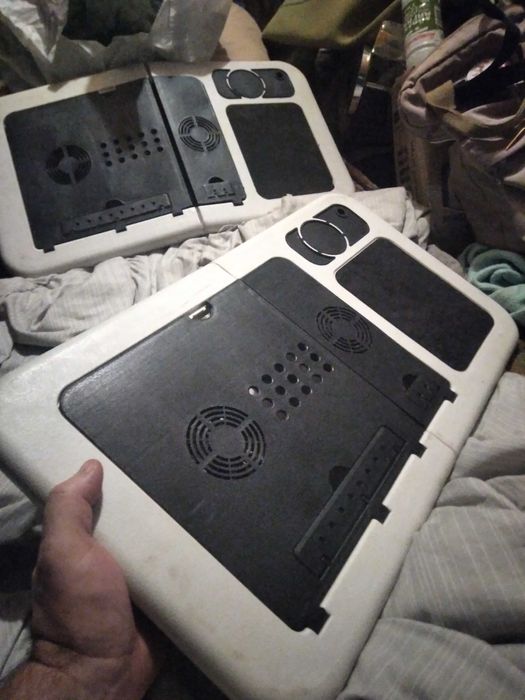 Столик без ножек, и ножка для Столика с охлаждением, для ноутбука.