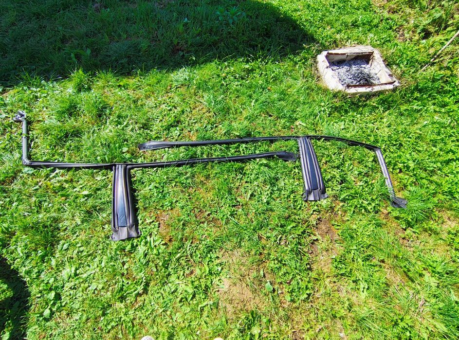 Продам дверні резинки на Субару Форестер