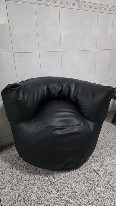 Puff couro preto