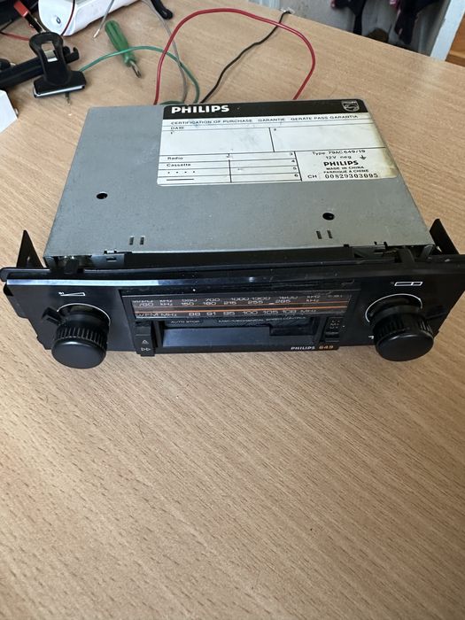 Вінтаж ретро автомагнітола Philips 649