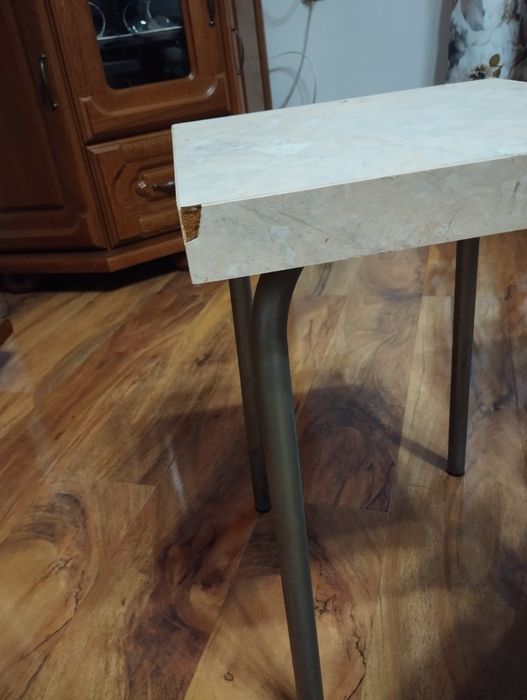 Trzy taborety do kuchni