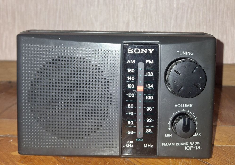 SONY  radio ICF-18