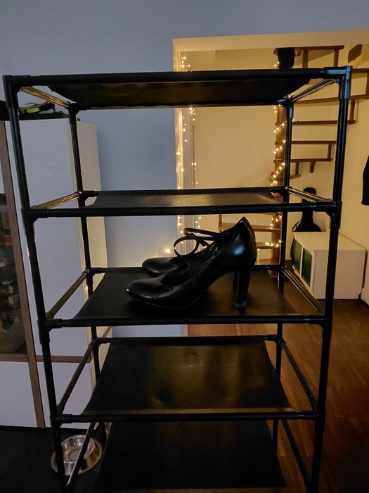 Aluminowe półki na buty