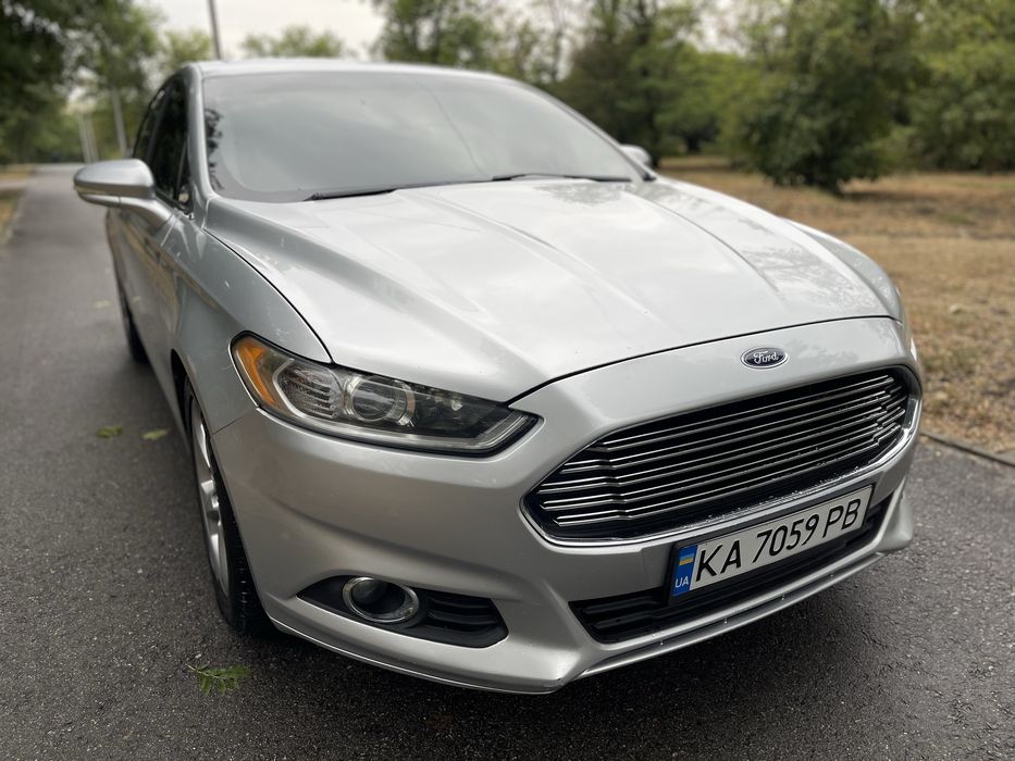Продам Ford Fusion в гарній комплектації.