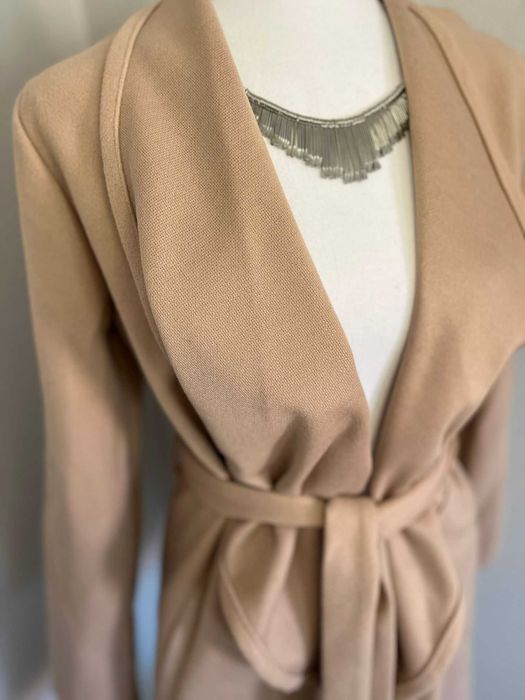 Casaco elegante bege