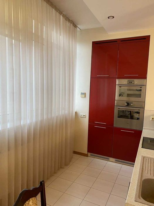 Продам 4-х комн. квартиру в центре, элитном доме  (с хорошим ремонтом)