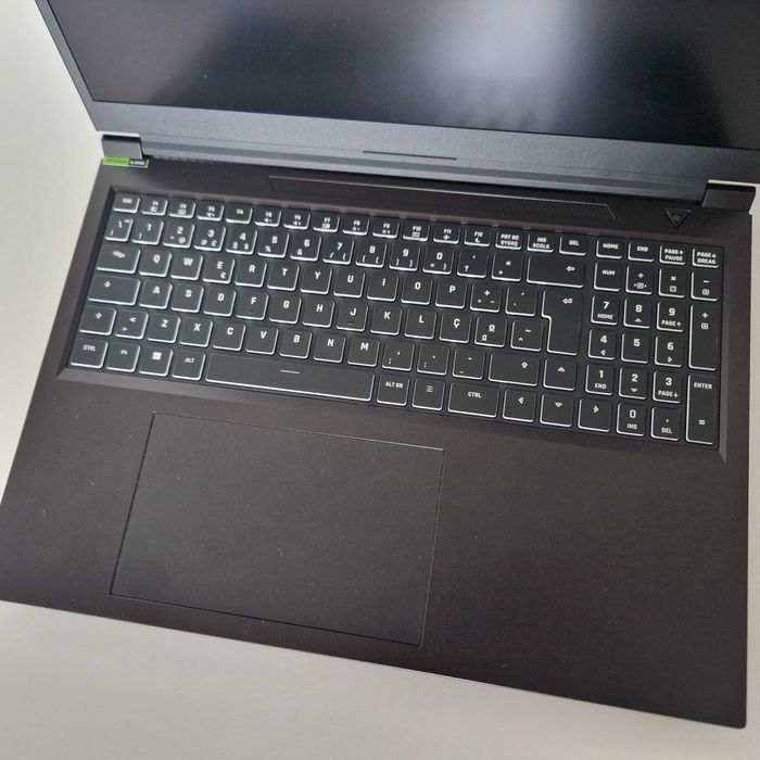 Computador Portátil XMG FOCUS 16 | i9-13900HX | RTX 4050 | Windows 11