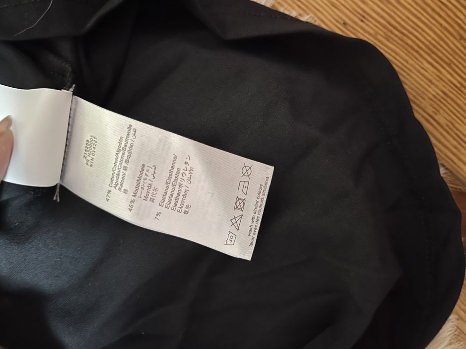 Karl Lagerfeld t-shirt koszulka czarna napisem r XS przyjemny materiał