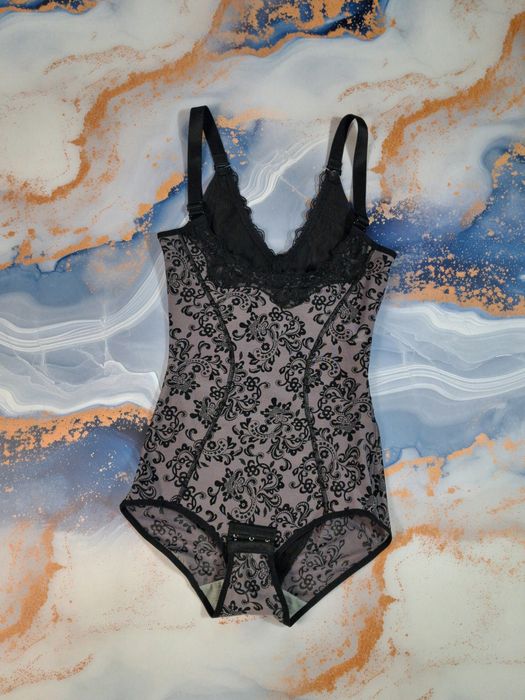 Боди корсетное с кружевом женское Victoria's Secret нижнее белье