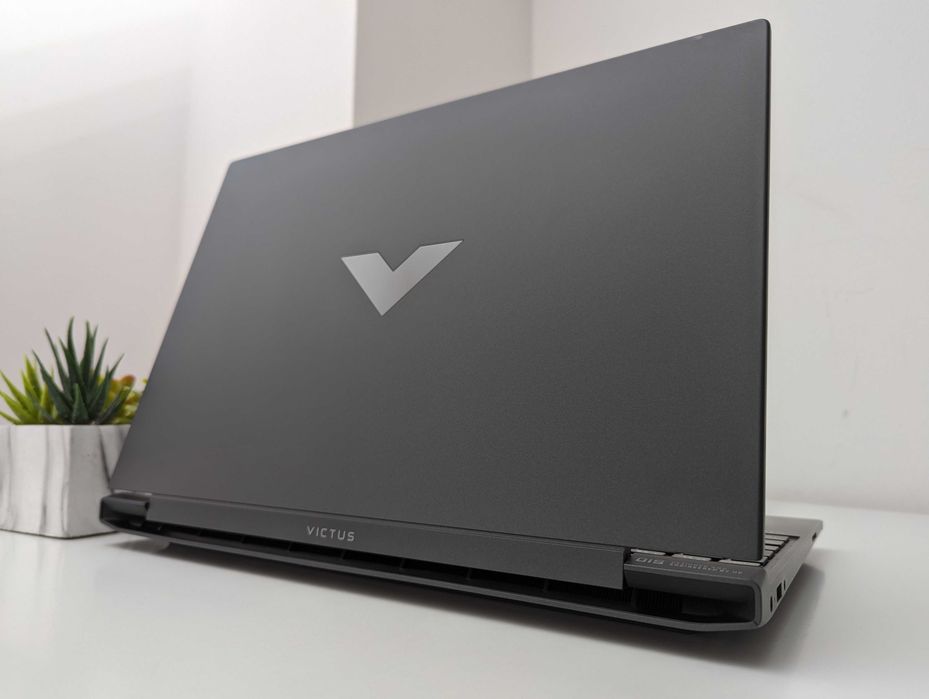 LAPTOP GAMINGOWY HP Victus 15 RX 6500M Ryzen 5 5600H komputer