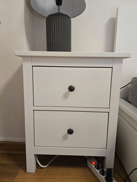 Mesa de Cabeceira / Cómoda IKEA HEMNES (Branco Semitransparente) – Como Nova