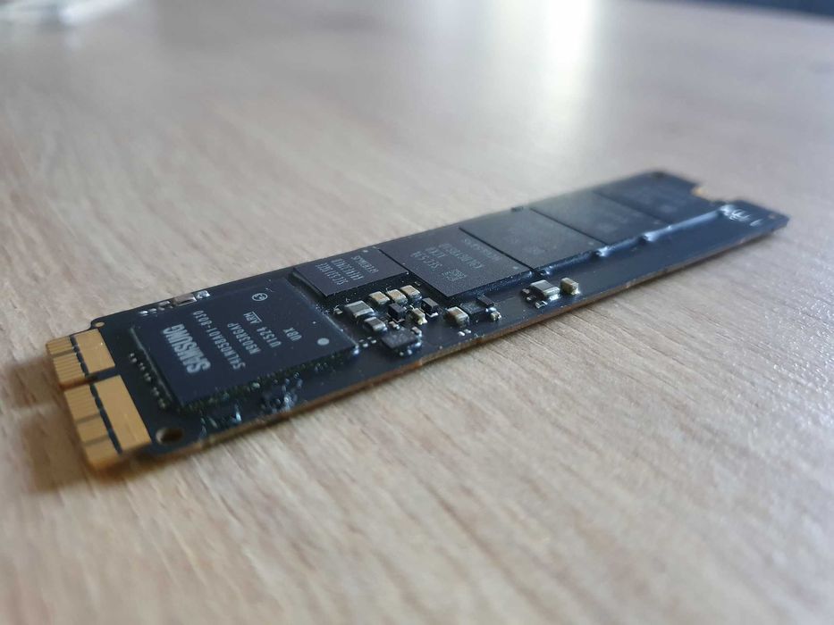 SSD 128Gb MZ-JPV1280/0A4 (снят с MacBook Pro 13 2015 A1502 MF839)