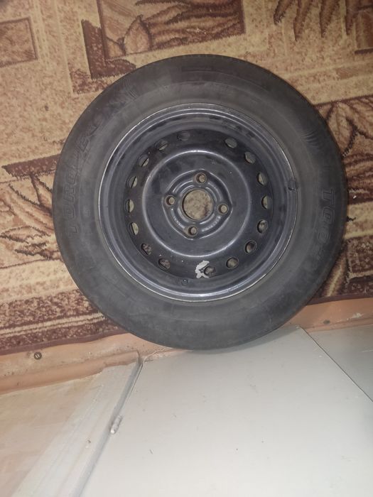 Продам диски с резиной r13 разболтовка 4/100