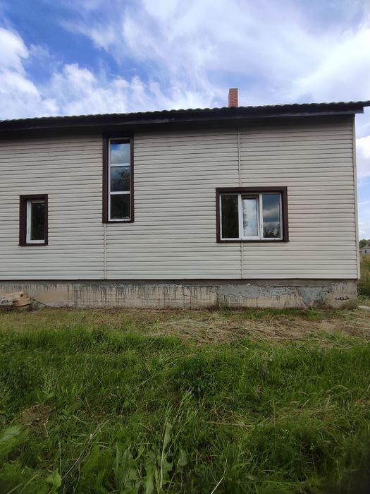 Продається двоповерховий будинок в смт. Чоповичі