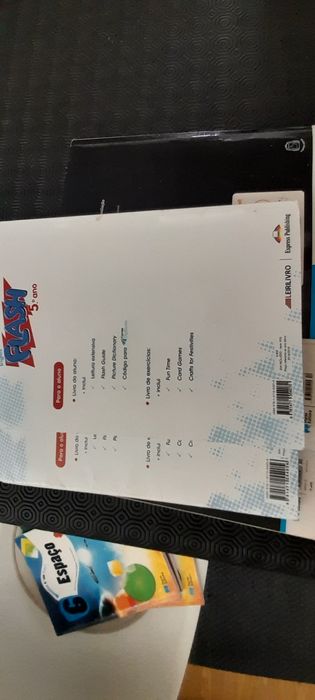 Manuais/livros escolares matemática e inglês 5 ano