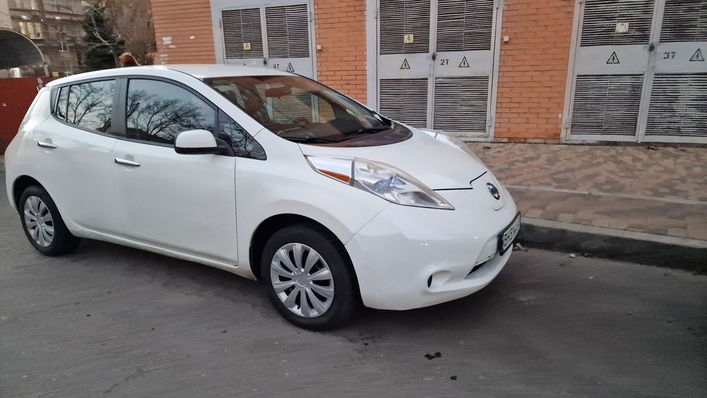 Сдам в аренду Nissan leaf 300 грн!!! в сутки