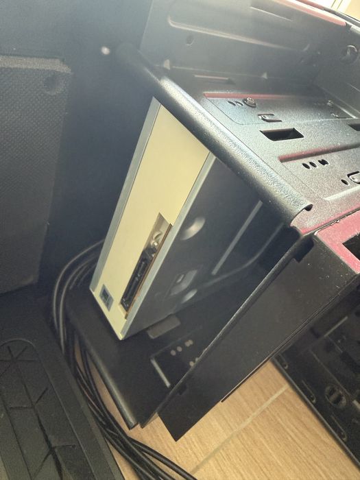 Caixa ATX Fractal R5 Design + leitor/Gravador CD/DVD