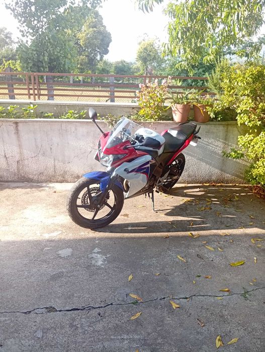 Honda CBR 125R Tricolor 2012