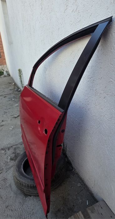 Водійська ліва передня дверка двері Volkswagen Golf Plus 5, 6