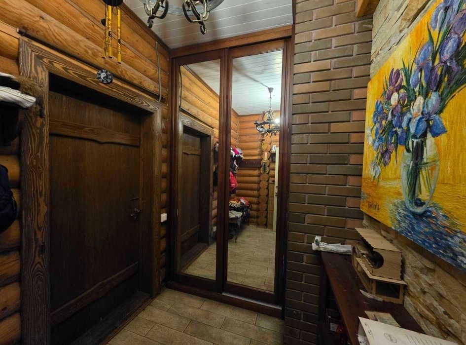 Нові Петрівці продаж будинку зруб 185 м кв 8соток