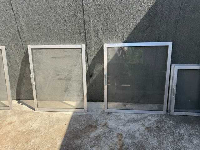 Vendo Janelas de Alumínio