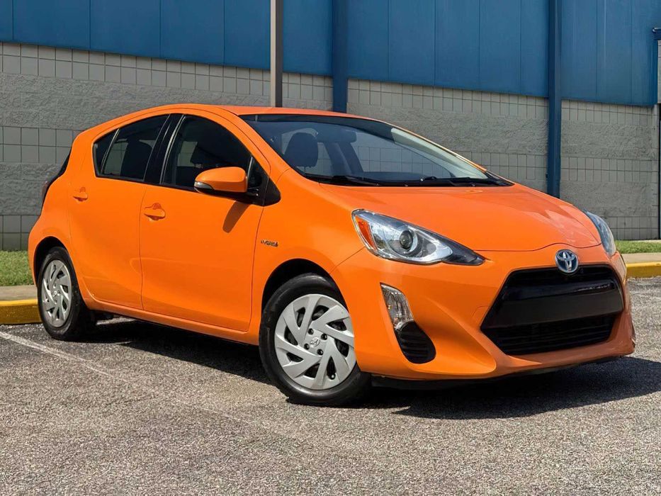 Toyota Prius c      2016