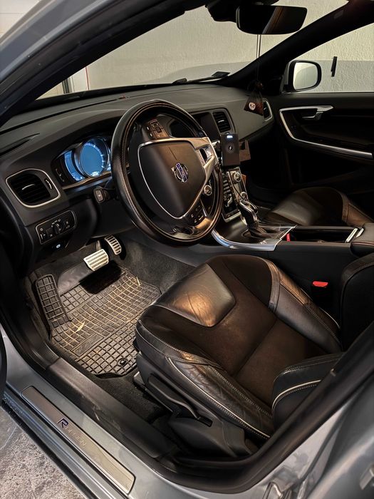 Volvo V60 (2016) R-Design D4, 200KM, Polestar