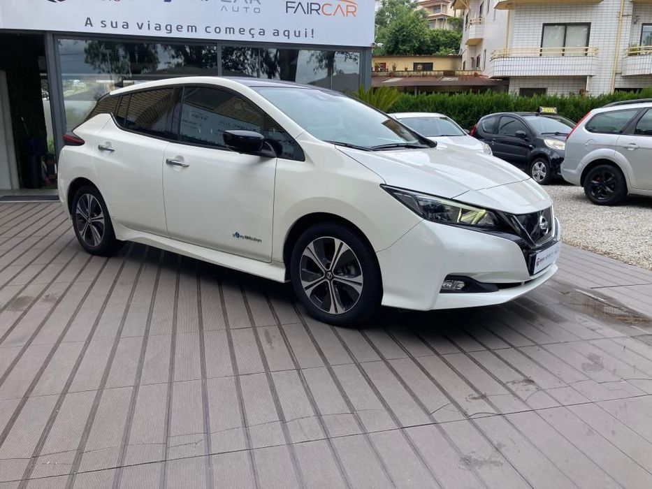Nissan Leaf N-Connecta Two Tone