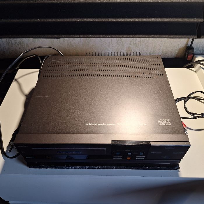 Проигрыватель Philips CD 104